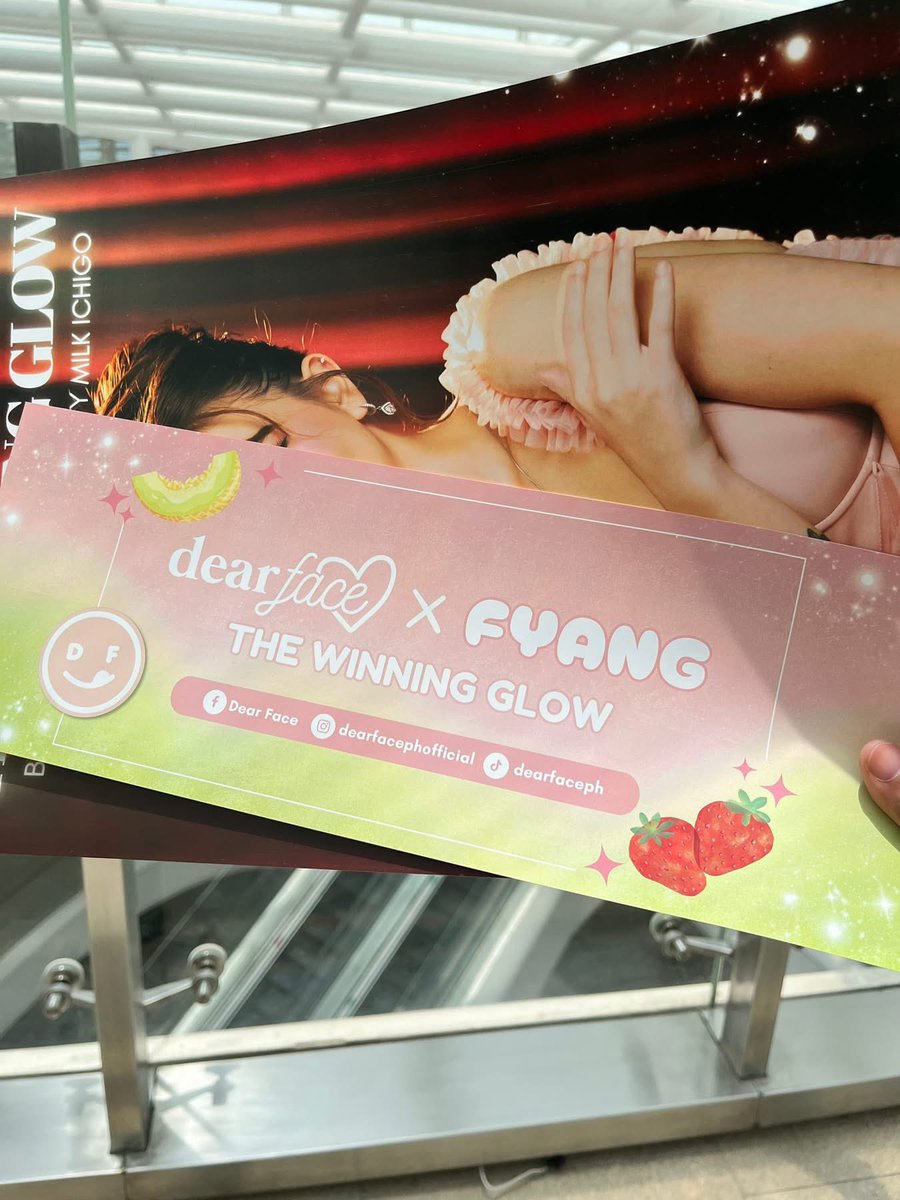 _jmfyangmain's tweet photo. Our team live  head is ready to see you, Fyang and your special guest🫣💛 

📍Podium Mall  , Ortigas

📸: Ha Bii Bii

#DearFacexFyang | #JMFYANG | #JMFyangMain | #JMIbarra | #SofiaSmith https://t.co/RYVXNuVMzU