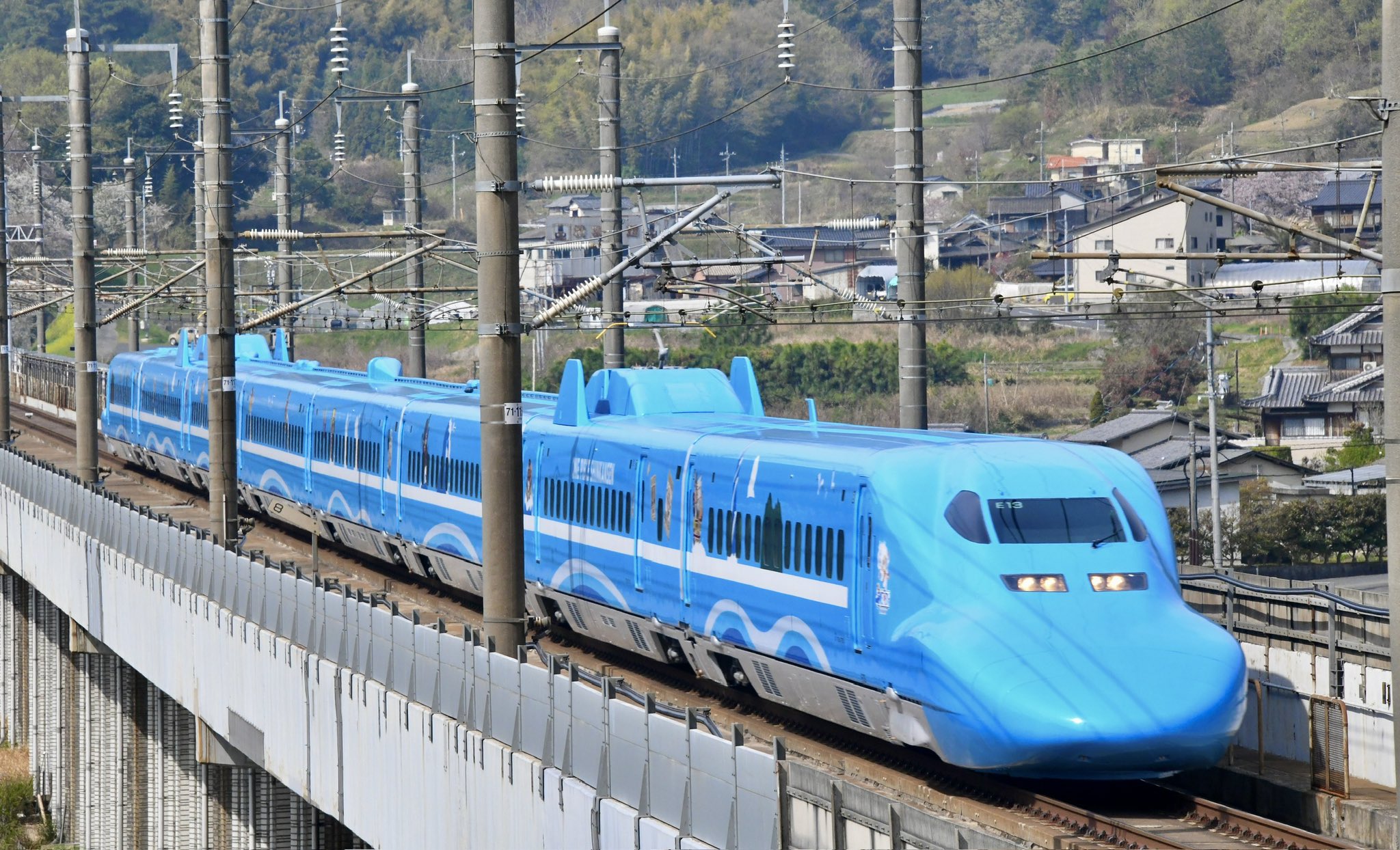 東北新幹線開業40周年記念 【E5系のシート柄をプリントしたビーチサンダル】 東海道新幹線開業50周年公式写真集 1964→2014 | ウェッジ |本