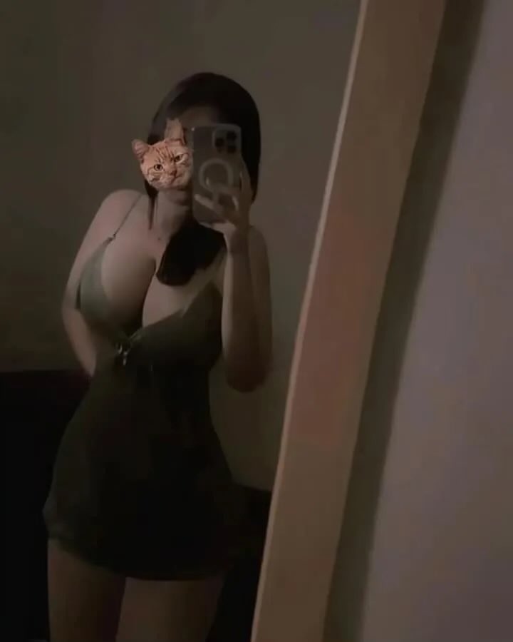 Đàn ông eo vì
Đàn bà bú cu