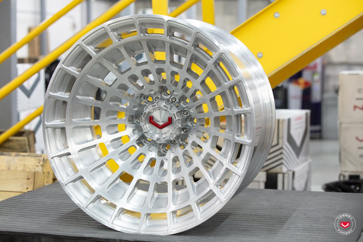 LeeAutoVN's tweet photo. Mâm Vossen LCX-04 chính hãng
Kích thước tùy chọn : 22", 22" & 24"
Với 48 màu tùy chọn theo yêu cầu .
Liên hệ LEEAUTO đại lý ủy quyền Vossen Wheels chính hãng tại Việt Nam
#VossenWheels #LCX #vossenforged #LEEAUTO #since2011 #mamdochinhhang https://t.co/kCKkYNg3ZI