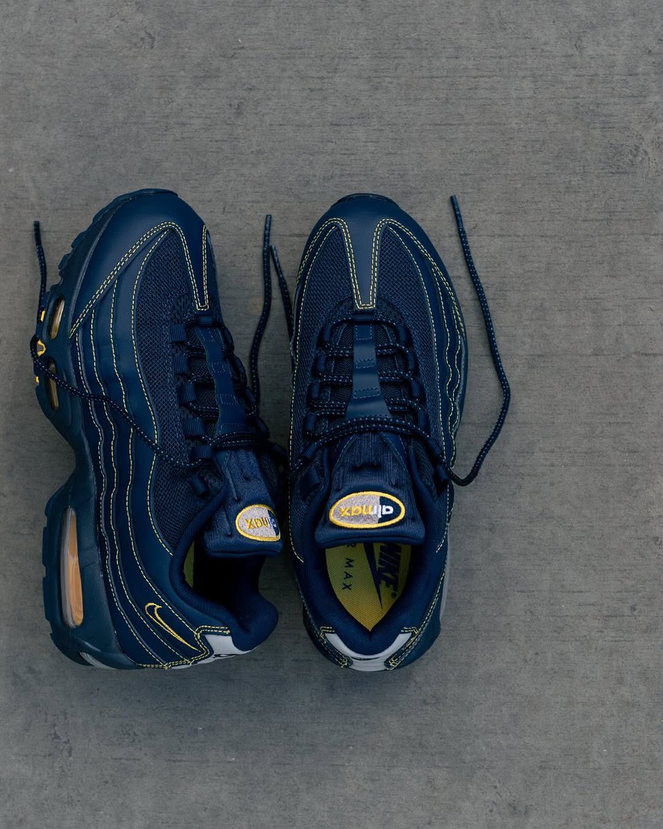 JustFreshKicks's tweet photo. CLOSER LOOK: Nike Air Max 95 OG Big Bubble “Michigan” 〽️

🗓️ Summer 2025 https://t.co/aaZTwbLqVG