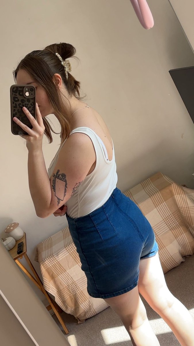 bambigodess's tweet photo. I’m actually so beautiful 🎀 https://t.co/1lRNajQdJP