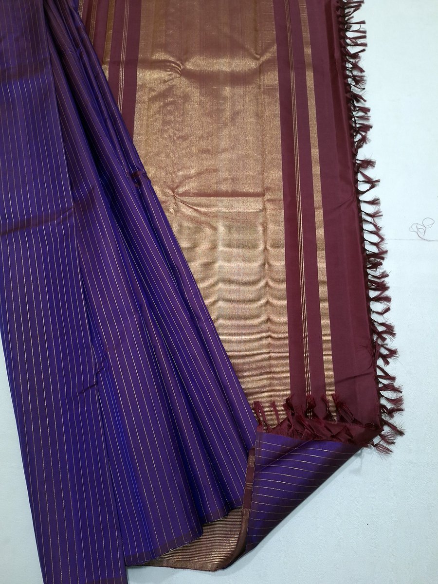 GO2Peak's tweet image. Namaskaram 🙏 Shubha Sthira Vaara. 

#puresilk #purezari #handloom #saree 
Colour of the day Black/Blue.

Brown mix Purple dual share. Vertical zari lines. Grand tissue pallu. 

Classic brown pallu. 

Classic Revival Still Evergreen. 

Certified by @silkmarkindia