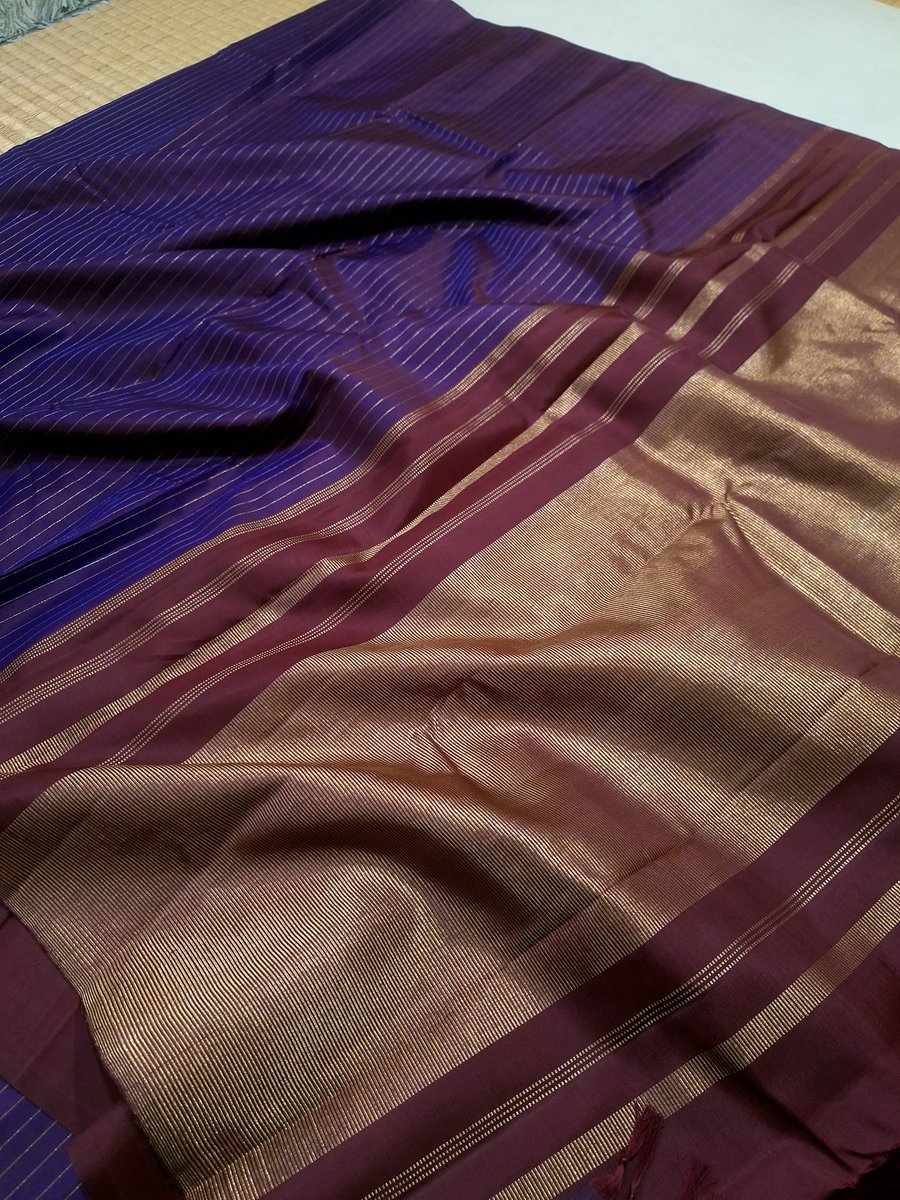 GO2Peak's tweet image. Namaskaram 🙏 Shubha Sthira Vaara. 

#puresilk #purezari #handloom #saree 
Colour of the day Black/Blue.

Brown mix Purple dual share. Vertical zari lines. Grand tissue pallu. 

Classic brown pallu. 

Classic Revival Still Evergreen. 

Certified by @silkmarkindia