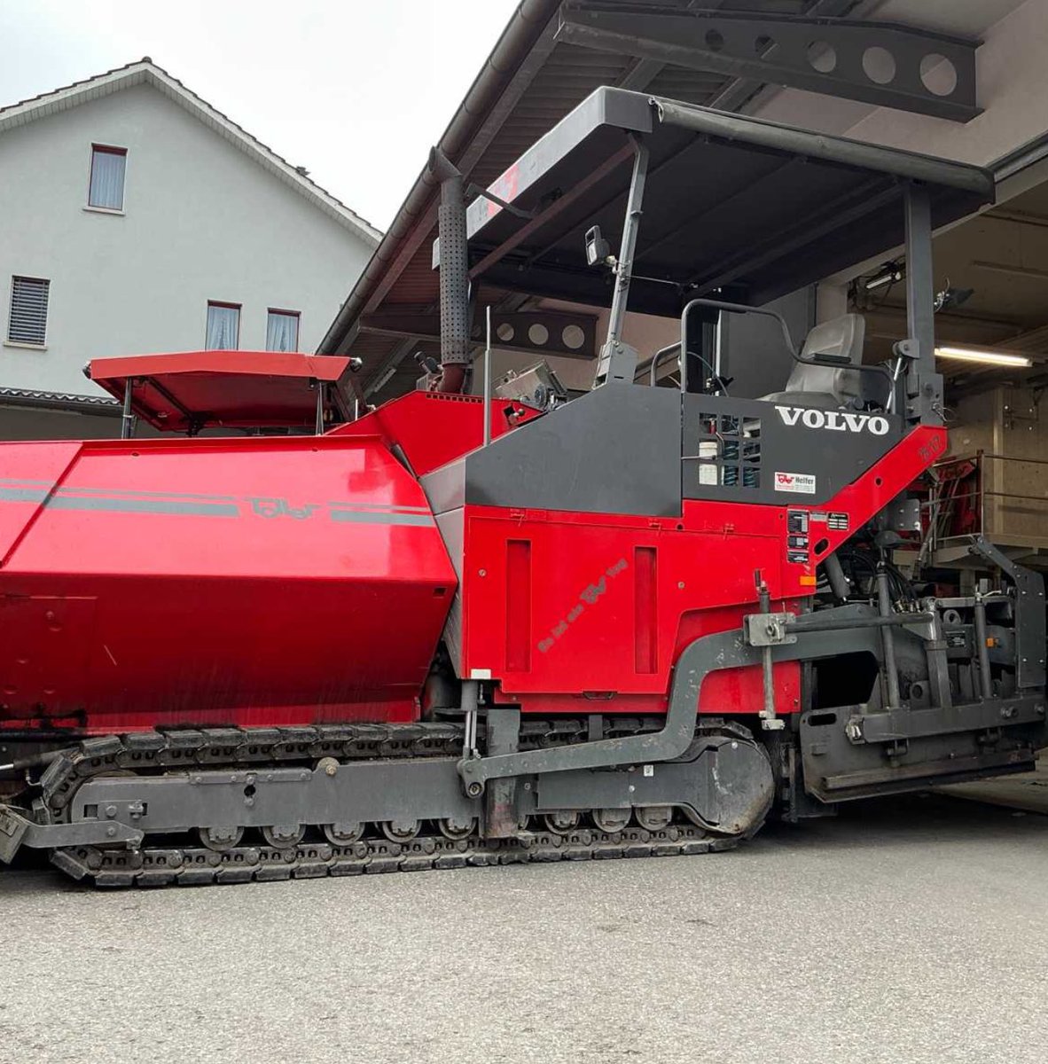 imo_romanus's tweet image. ORIGINAL ASPHALT PAVER FOR YOUR CONSTRUCTION COMPANY THAT WILL GIVE YOU WHAT YOU WANT   (#100,650,000) everything to Lagos inclusive 0031621425246     #