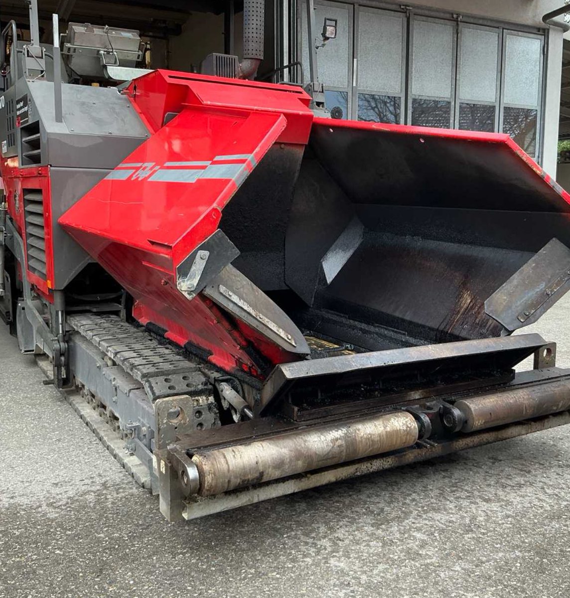 imo_romanus's tweet image. ORIGINAL ASPHALT PAVER FOR YOUR CONSTRUCTION COMPANY THAT WILL GIVE YOU WHAT YOU WANT   (#100,650,000) everything to Lagos inclusive 0031621425246     #