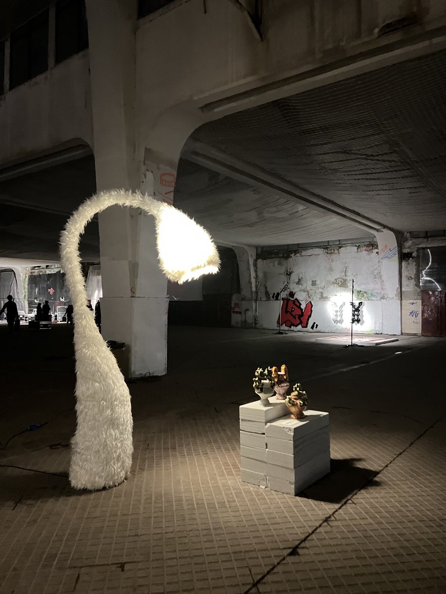 kum____0's tweet photo. 🖤 #DesignWeek2025 #Fuorisalone https://t.co/bNL0B63g5i