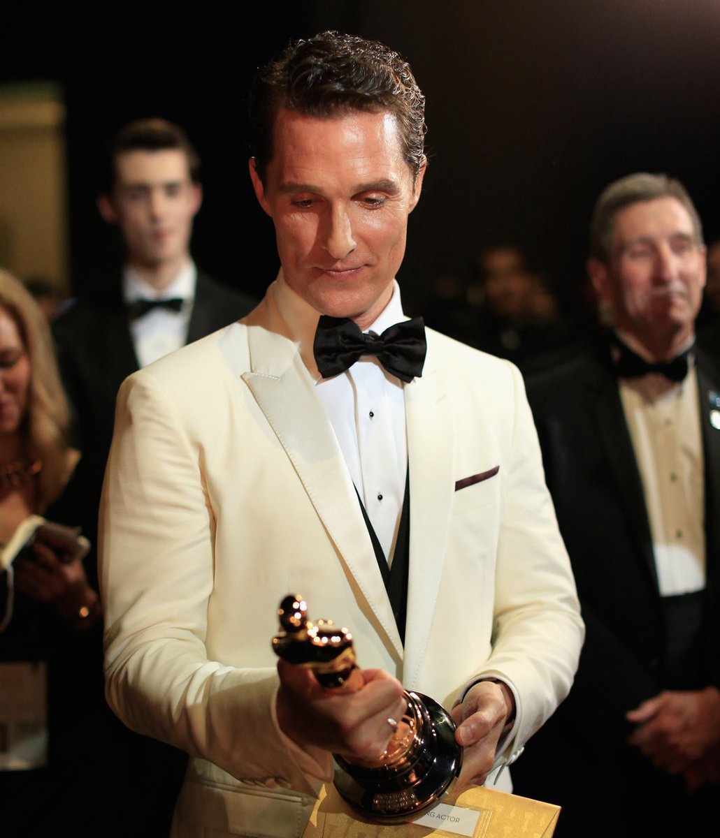 ماثيو من الممثلين المفضلين عندي لو كان ركز اكتر في الأفلام اللي بيعملها كان هيبقا من Top 5 في التاريخ