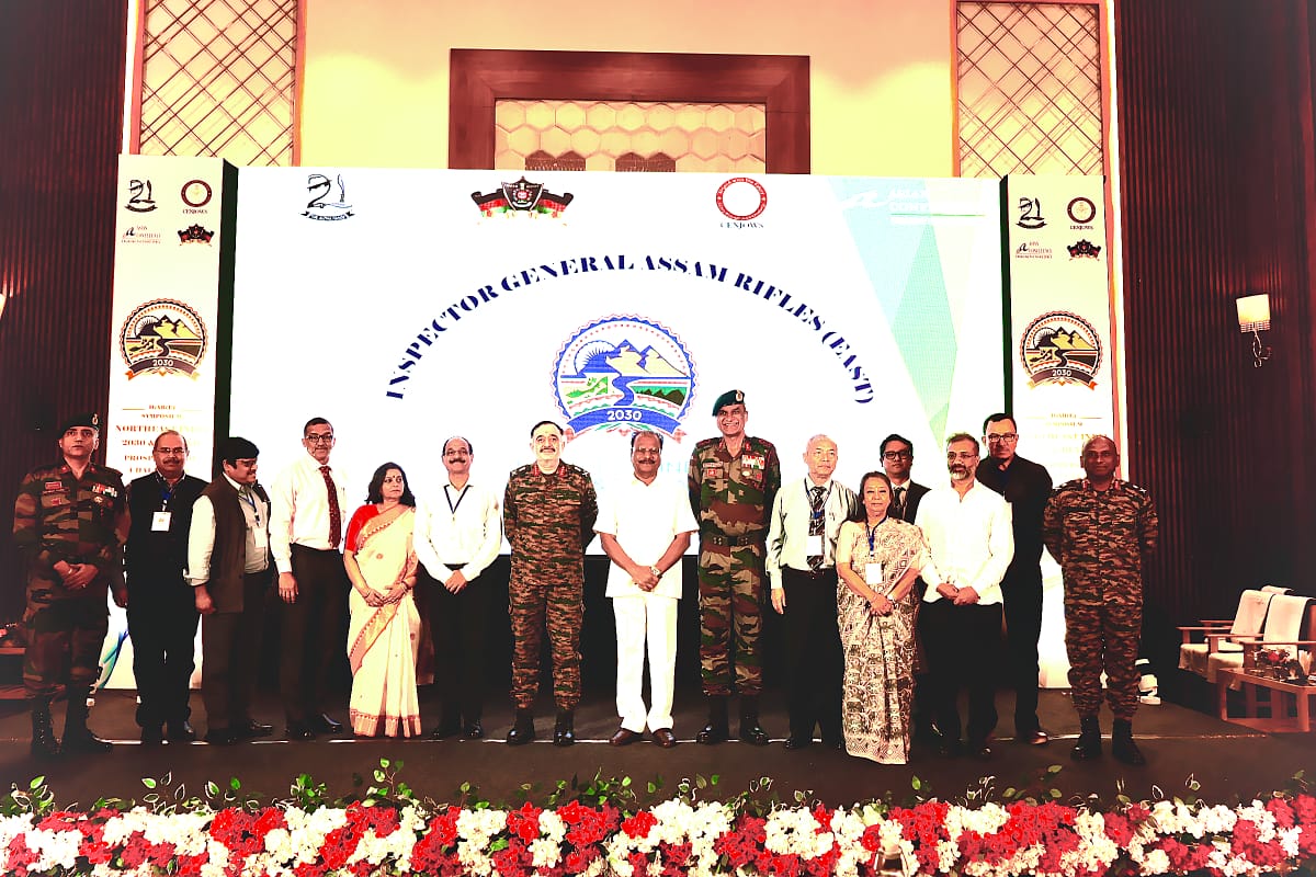 #AssamRifles formation under #SpearCorps in collaboration with <a href="/AsianConfluence/">Asian Confluence</a> and <a href="/CENJOWS/">CENJOWS INDIA</a>, organised a symposium  𝗡𝗼𝗿𝘁𝗵𝗲𝗮𝘀𝘁 𝗜𝗻𝗱𝗶𝗮: 𝟮𝟬𝟯𝟬 &amp; 𝗕𝗲𝘆𝗼𝗻𝗱, in Agartala, #Tripura, on 11 Apr 25. 

Eminent speakers like former Ambassador Riva Das Ganguly, Lt Gen KJ