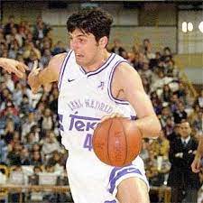 RealmadridBBALL's tweet photo. #HalaMadrid
#TalDíaComoHoy, en 1997, Dejan BODIROGA (ESCOLTA, 2,05, 1973) consiguió un #Triple6 (17 pun. 9 reb. 7 asi.) con el @RMBaloncesto en EUROCOPA contra MASH SCALIGERA VERONA
El REAL MADRID TEKA ganó por 78 - 64 https://t.co/vnEmWGTxl7