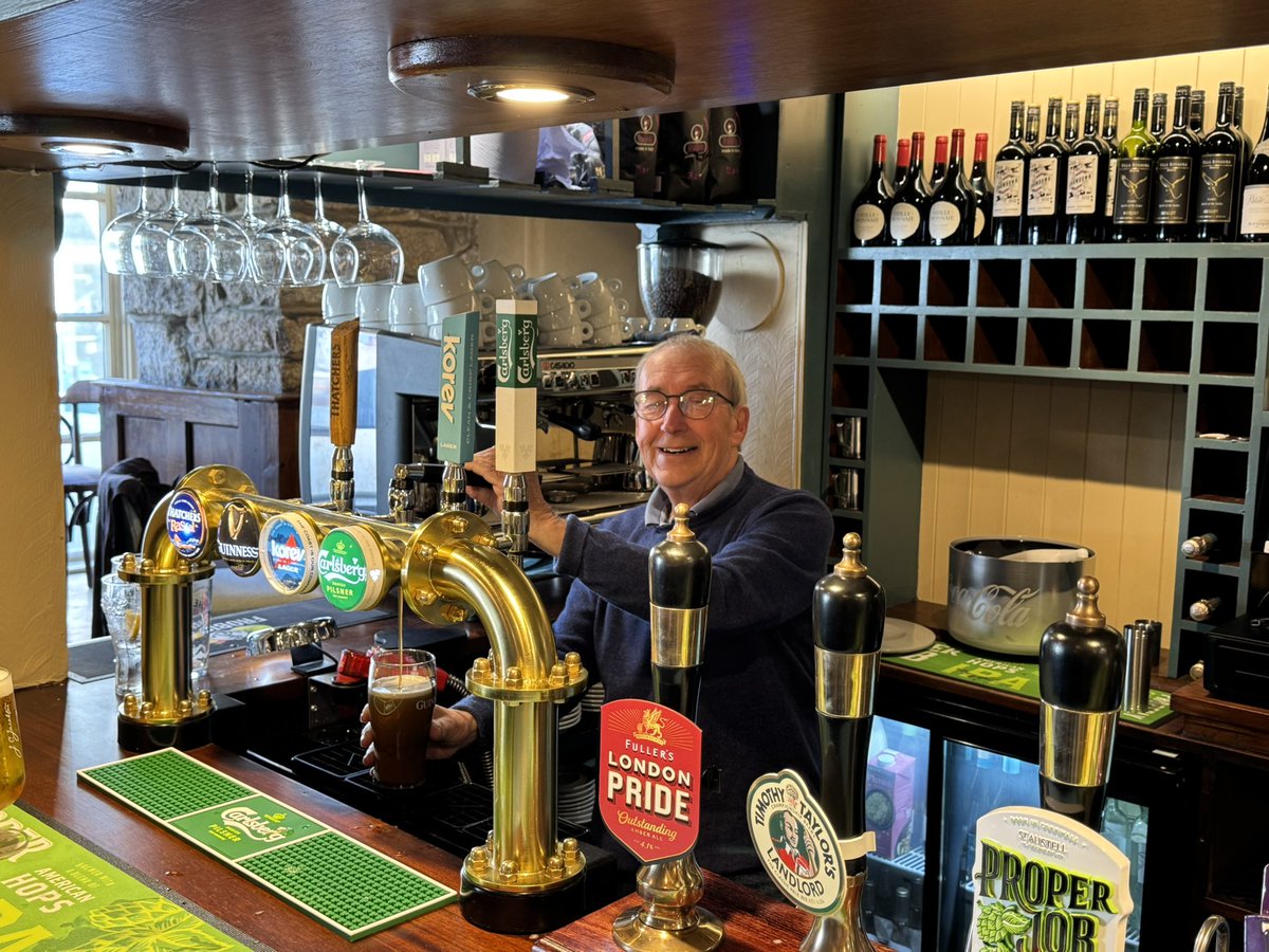 chefodegeorgio's tweet photo. Cracking night for last nights opening!!
The Islands finest on duty last night 🍺Former @ScillyI &amp; Turks Head St Agnes landlord John Dart still got it👍🍺Plus 3 born &amp; bred Scillonian girls on duty !!!  @come2scilly @IOSTravel @IOSPS1 @StAustellBrew @PZHTravelUpdate https://t.co/i64qRwpA9U
