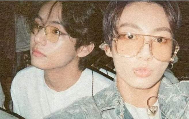 jungkovtae's tweet photo. OMGG https://t.co/Op5cSx0dbn