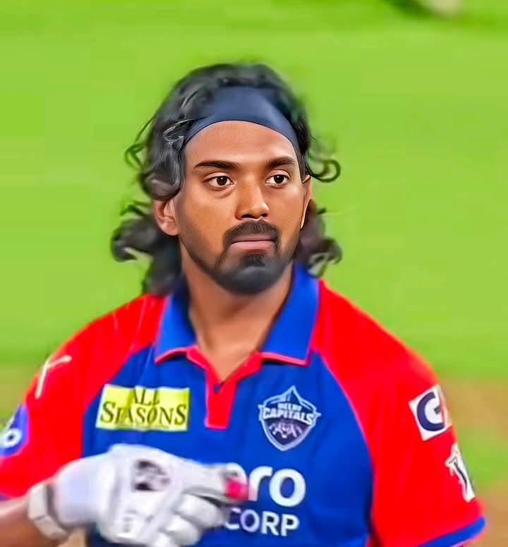 Sushmaspeaks_5's tweet photo. ಕೆ ಎಲ್ ರಾಹುಲ್  debue ಮಾಡಿದ್ದೇ RCB ಗೆ . ನಂತರ ಹೆಚ್ಚು ಹಣ ಸಿಗುತ್ತೆ ಅಂತ ಪ್ರತಿ ಸೀಸನ್ ಗೆ ತಂಡ ಬದಲಾಯಿಸುವರ ಮದ್ಯ ನಾನು ಆಡಿದ್ರೆ RCB ಗೆ ಮಾತ್ರ ಅಂತ ಕಳೆದ 18 ವರ್ಷಗಳಿಂದ loyal ಆಗಿರೋ ಕೊಹ್ಲಿನೇ ನಮ್ಮ "ಮನೆ ಮಗ" 
ಏನಂತೀರಾ? https://t.co/pydFRdpyJ9