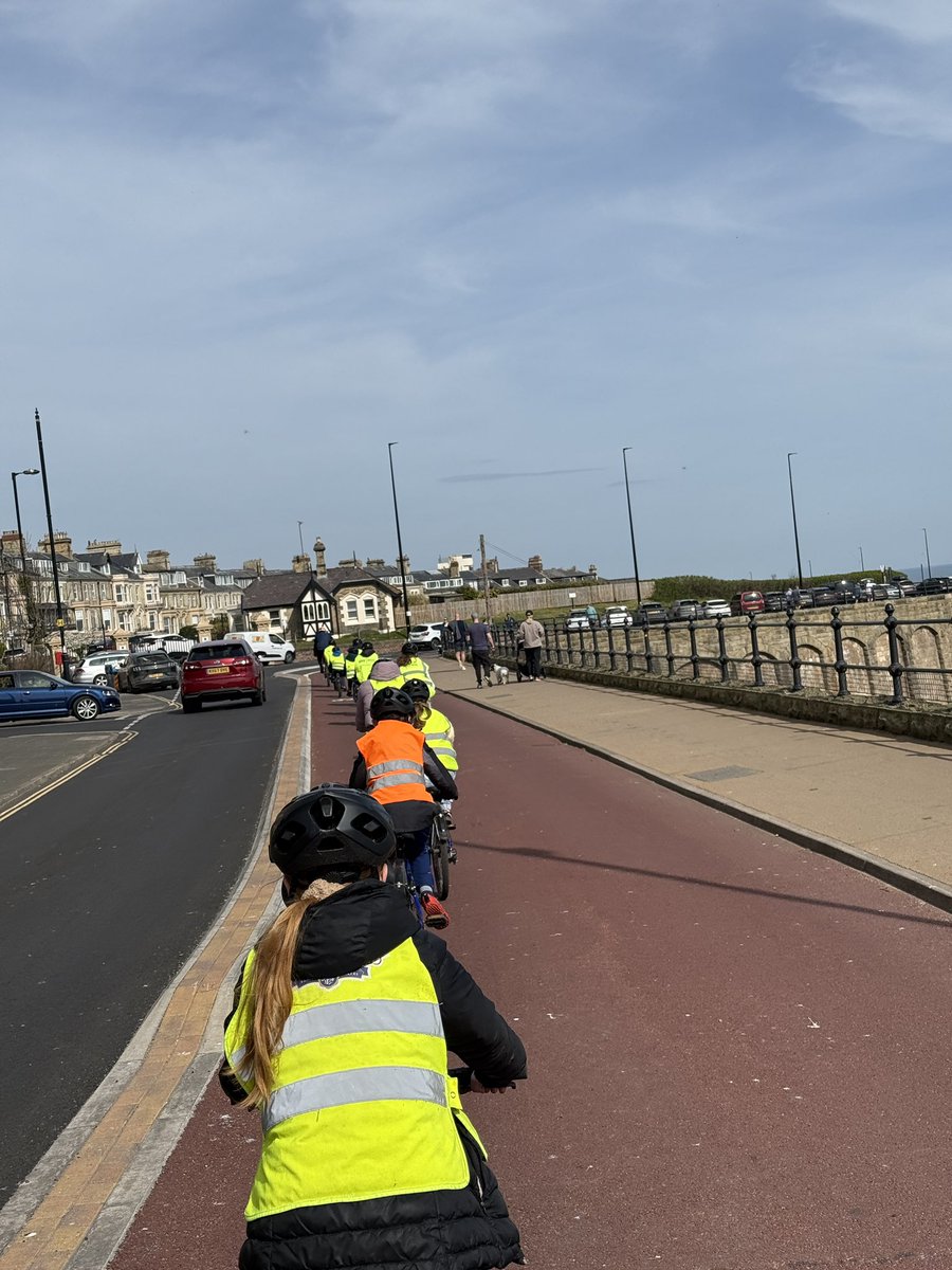 NYPS_OPAL's tweet photo. @Newyorkprimary @NYPSYr5Meerkats @NypsYr5bPumas @BetterOnBikes24 Yesterday, group 2 cycled around the coast using the new cycle lanes - so easy to ride! https://t.co/fUGwQj0xll