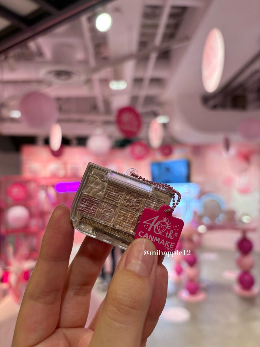 mihapple12's tweet photo. 📍#キャンメイク 40周年POPUP STORE @渋谷ロフト
新作はもちろん、自分が初めて手に取った製品や自分が産まれる前の製品を見られてすごく楽しかった✨「私たちが大切にしていること」の展示で泣きました😿笑
40周年おめでとうございます㊗️これからもキャンメイクと一緒に人生過ごしたい(激重) https://t.co/362HKdwRL3