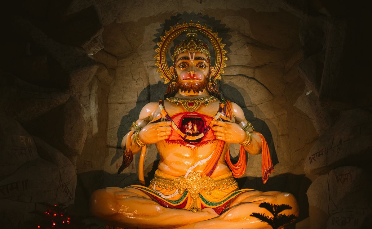#HanumanJayanti  राम के नाम में डूबा, जो हनुमान का प्यार है,
भक्ति का ये मिलन ही सच्चा अवतार है..🙏🙇‍♀️

#हनुमान_जयंती #हनुमानजी
