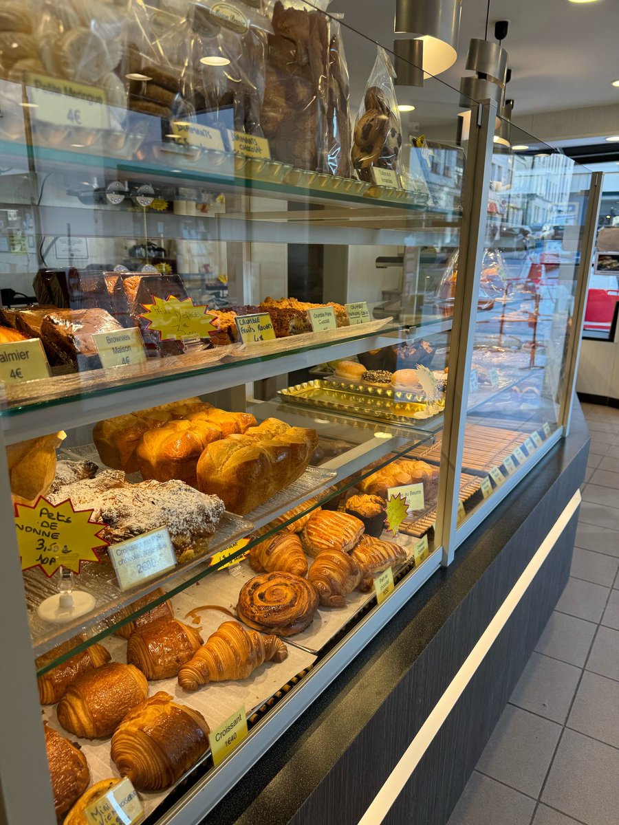 Nadege Azzaz tweet media