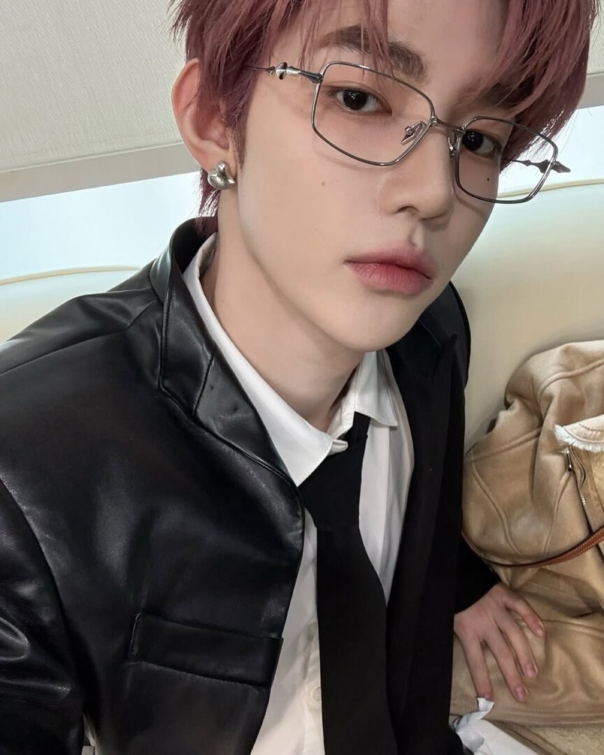 selfolssi ♤ tweet media