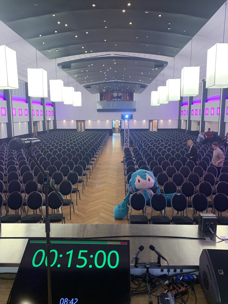 NILO_co's tweet photo. Finally cat’s eye was released!! Morning sound check has done ✅
See you later at Hanacon , 12:20-
And I have my merch!!
ついにキャッツアイリリース!
みんな聴いてね❤️
今日はライブでも歌います❤️❤️
#catseye #hanacon https://t.co/ps401lAnKT