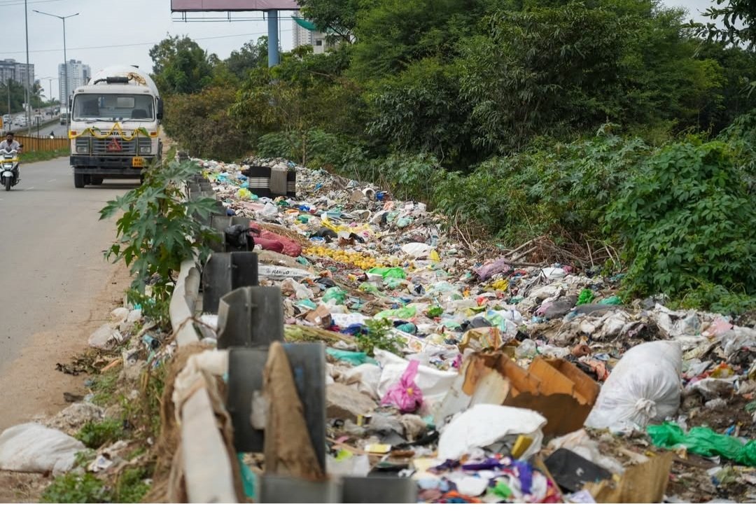 No wonder Tech city Bengaluru has become Garbage city. <a href="/DKShivakumar/">DK Shivakumar</a> <a href="/siddaramaiah/">Siddaramaiah</a> are yet to pay salaries for BBMP Marshals and Pourakarmikas. Siddaramaiah must be investing all this money to construct his new bungalow in Mysore..😂 <a href="/BJP4Karnataka/">BJP Karnataka</a> <a href="/amitmalviya/">Amit Malviya</a>
