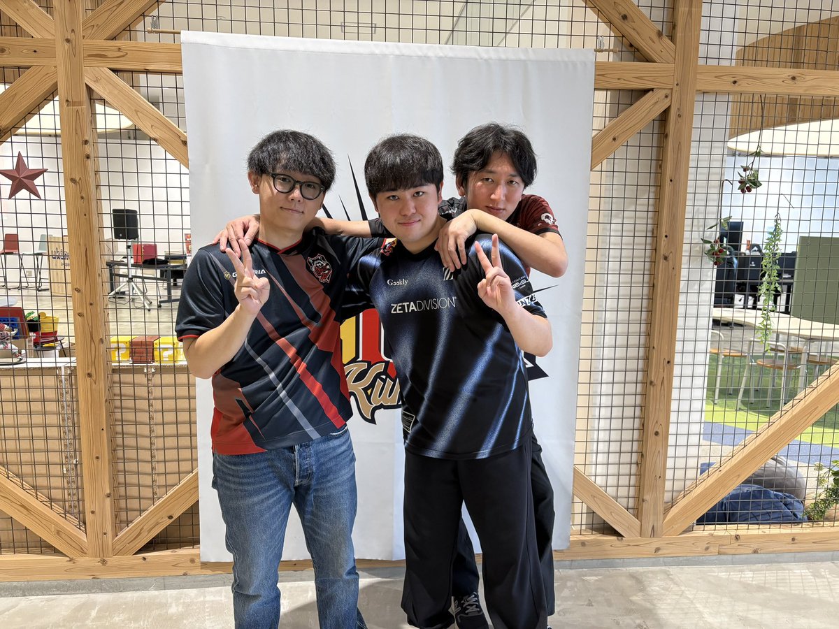 saisys_esports's tweet photo. #SS熊本 ファンミーティング🤝
ご来場いただいた皆さま、ありがとうございました✨

また引き続き、3選手並びにSS熊本へのエールをよろしくお願いします📣 https://t.co/vT4Wl6lXdU