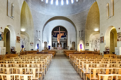 parisladouce's tweet photo. Paris : Église Jeanne de Chantal, lieu de culte caractéristique de la première moitié du XXème siècle, porte de Saint Cloud - XVIème
https://t.co/qYdw8Tg6yR
#paris #paris16 #portedesaintcloud #patrimoine #parispatrimoine #architecture https://t.co/8PAbUMx0ck