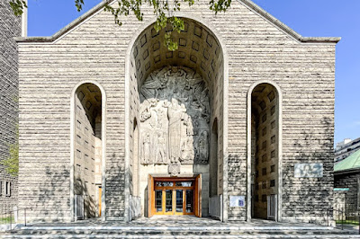 parisladouce's tweet photo. Paris : Église Jeanne de Chantal, lieu de culte caractéristique de la première moitié du XXème siècle, porte de Saint Cloud - XVIème
https://t.co/qYdw8Tg6yR
#paris #paris16 #portedesaintcloud #patrimoine #parispatrimoine #architecture https://t.co/8PAbUMx0ck