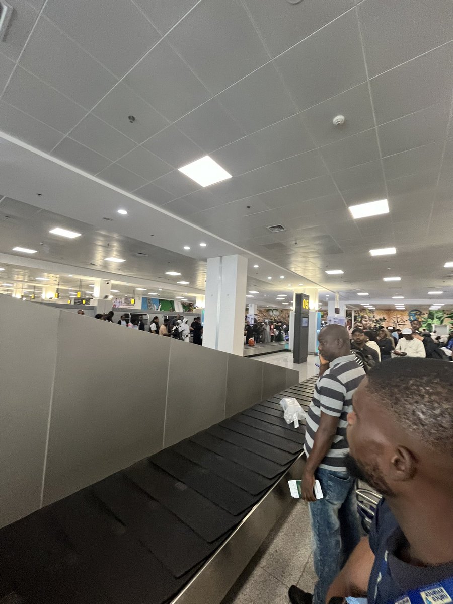 I can never understand how long it takes to retrieve luggage from the airport in Nigeria after a flight (Local &amp; International). This is the epitome of inefficiency!!! Over one hour after landing and here we are….Madness!!! <a href="/FAAN_Official/">Federal Airports Authority of Nigeria</a>