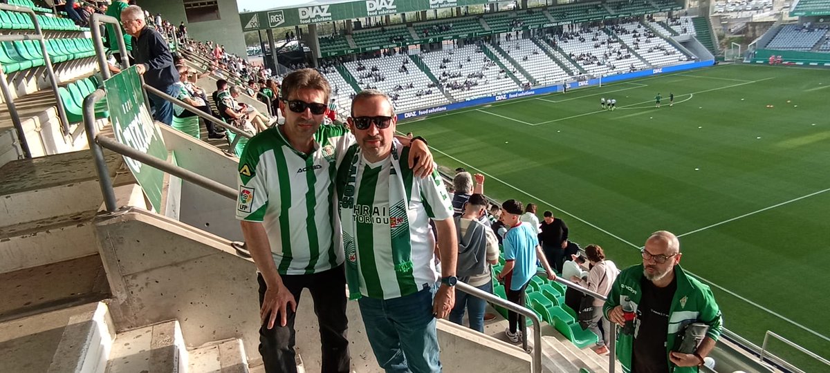 <a href="/ManuelTrenasJur/">Manolo</a> nos acompañó ayer en el vibrante partido entre nuestro <a href="/CordobaCF_ofi/">Córdoba CF</a> y el <a href="/LevanteUD/">Levante UD</a>.