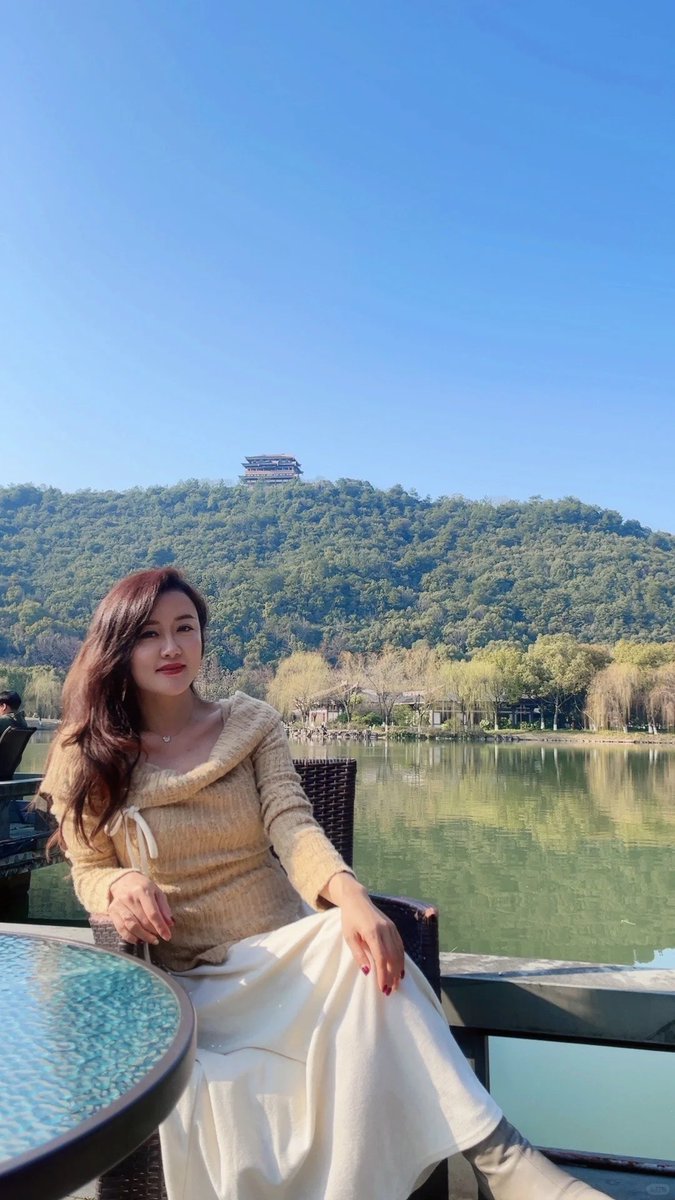 当一个人学会了独处，她就学会了极致享受