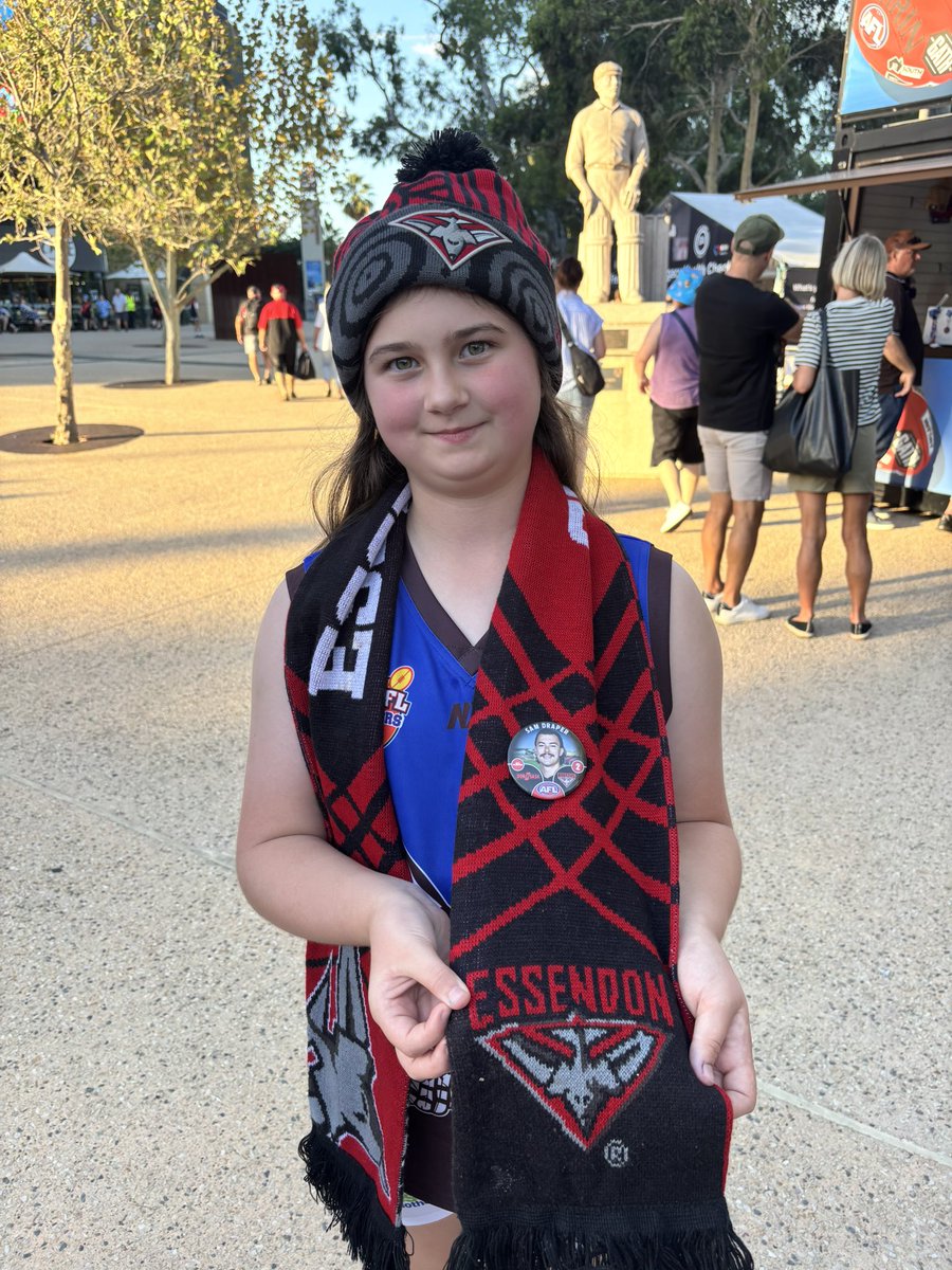 pongoes's tweet photo. Perfection in raising a family in South Australia #GoDons https://t.co/1kNAwVpzBY