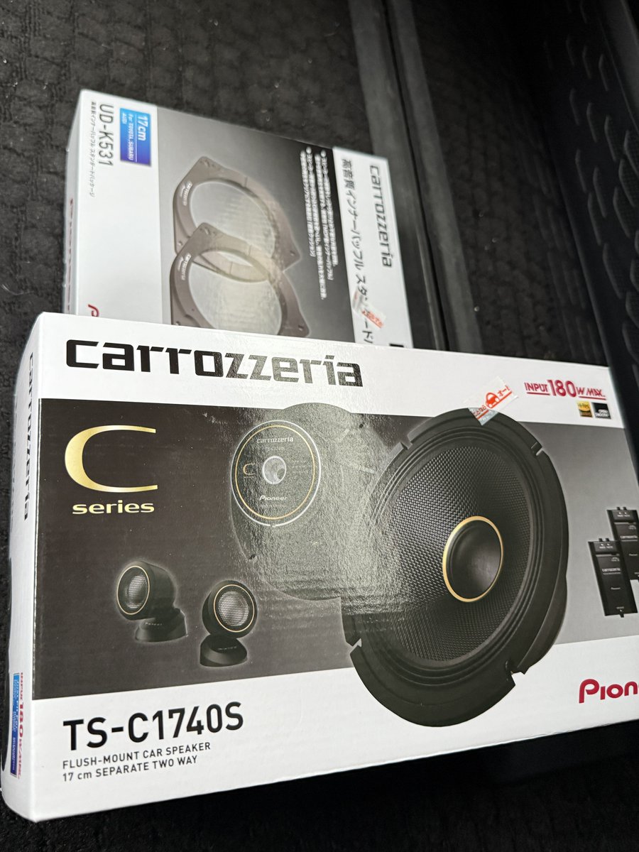 新しいヴォクシーもスピーカー変えよ☺️
4諭吉さようなら👋