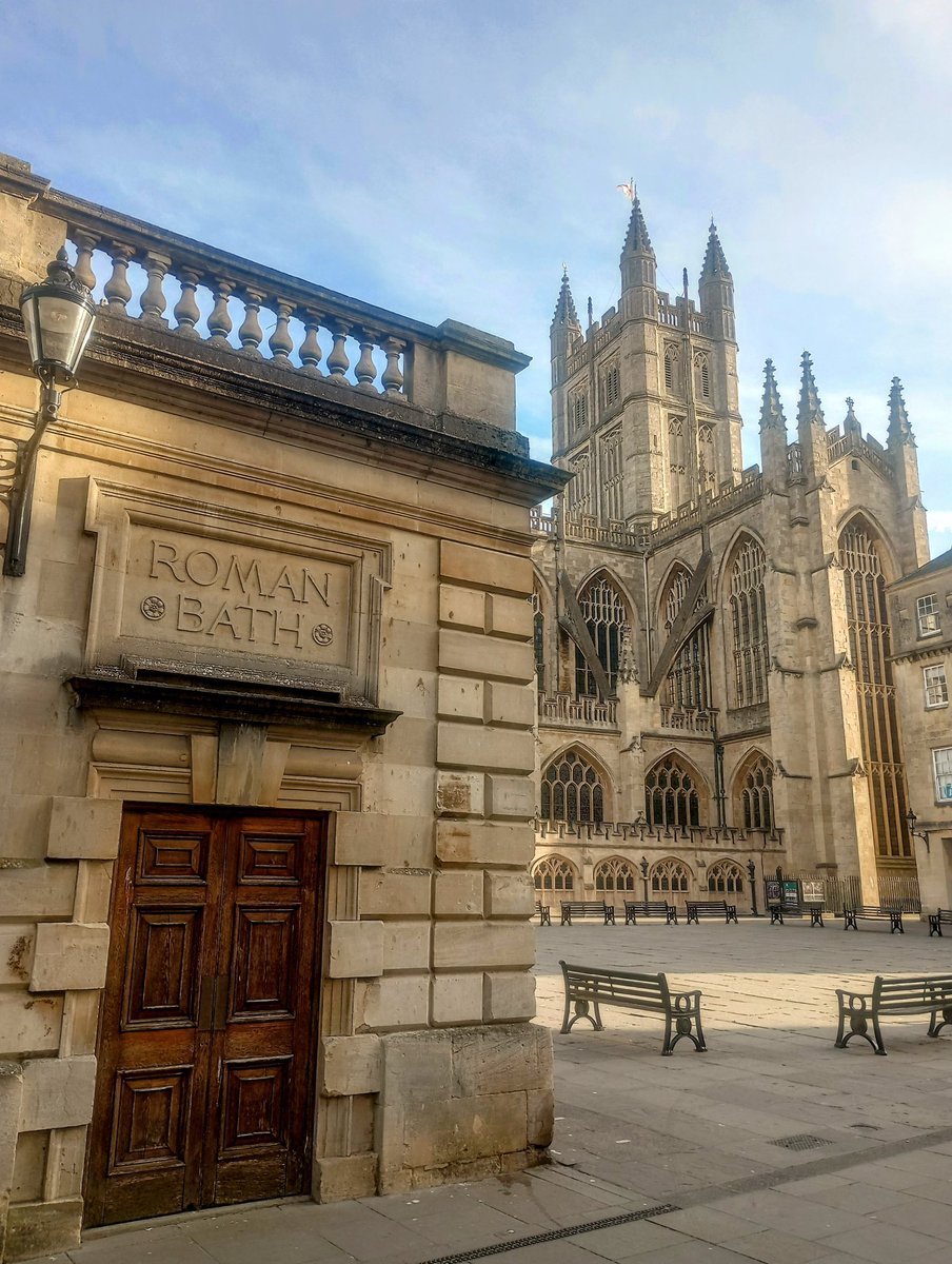 struanbates's tweet photo. Quick photography dash around Bath before the shops open #Bath #Somerset #architecture #classicism https://t.co/82auCm8vi4