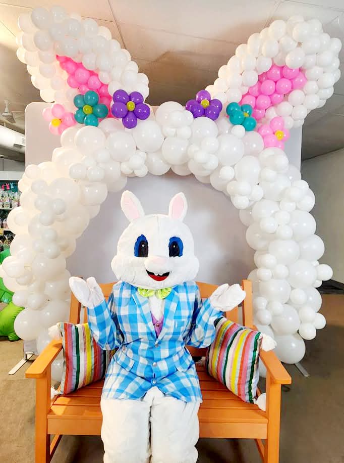 🐰🍭It’s a BRIGHT Easter at Brightside TODAY! The Easter Bunny is ready to bring smiles, treats, and plenty of springtime joy to brighten everyone’s day! #BetheBrightside #BrightEaster