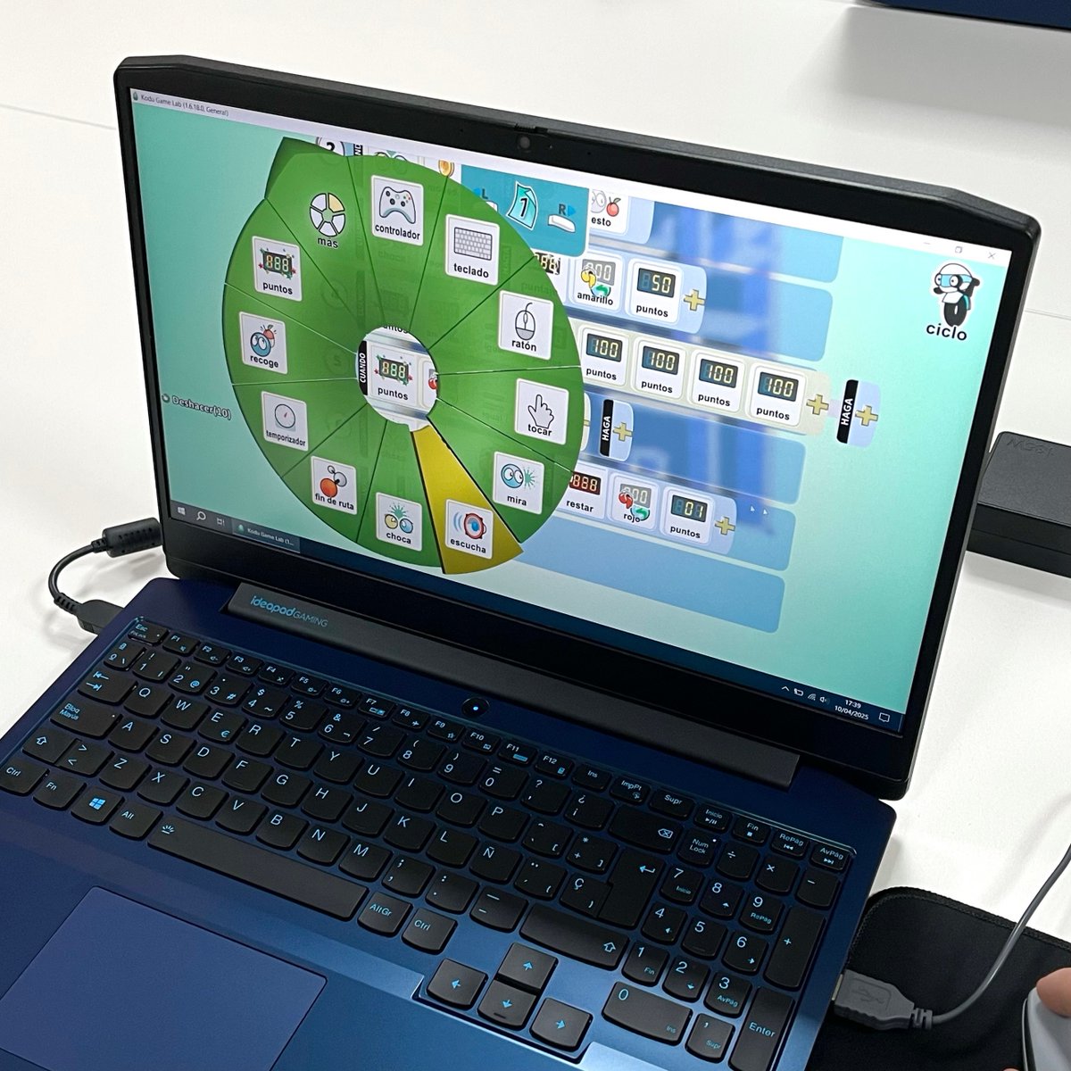 Nuestros makers Máster siguen exprimiendo Kodu Game Lab al máximo, una herramienta asequible para principiantes y al mismo tiempo potente para crear proyectos con una lógica de programación más compleja 🖥️🧠

#STEAM #gamedev #kodugamelab #extraescolares #IngeniaKids #Cáceres