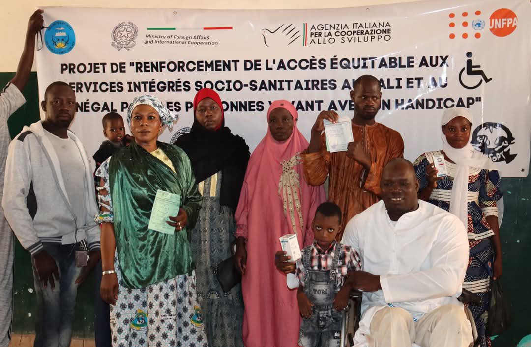 UNFPA MALI (@unfpa_mali) on Twitter photo Giovanni Grandi de <a href="/AICSDakar/">AICS Dakar</a> reçu en audience par <a href="/LemineMoujtaba/">Mohamed Lemine Ould Moujtaba</a> pr échanger sur la vision et les approches novatrices du partenariat avec <a href="/unfpa_mali/">UNFPA MALI</a>. 2 projets #SR #VBG et #RAESS ont bénéficié d1 financement global de de 3,3 millions #Euros de l'Italie <a href="/cooperazione_it/">Cooperazione Italiana 🇮🇹</a> Giovanni Grandi de <a href="/AICSDakar/">AICS Dakar</a> reçu en audience par <a href="/LemineMoujtaba/">Mohamed Lemine Ould Moujtaba</a> pr échanger sur la vision et les approches novatrices du partenariat avec <a href="/unfpa_mali/">UNFPA MALI</a>. 2 projets #SR #VBG et #RAESS ont bénéficié d1 financement global de de 3,3 millions #Euros de l'Italie <a href="/cooperazione_it/">Cooperazione Italiana 🇮🇹</a>