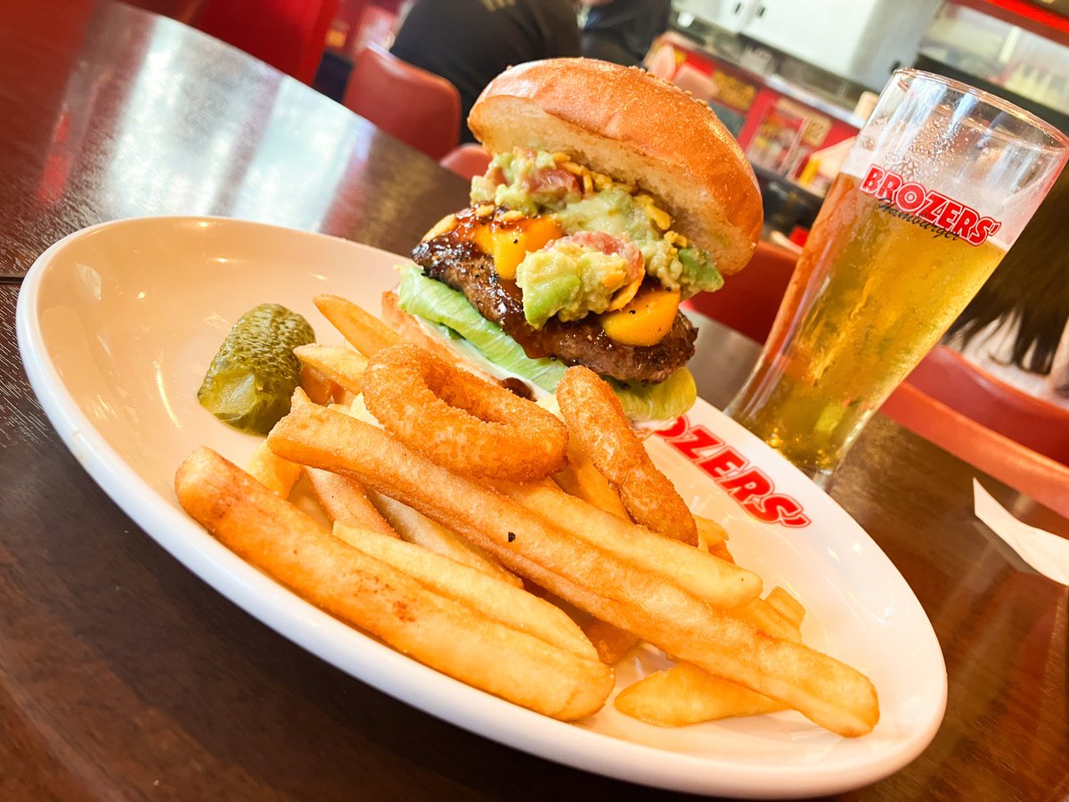 _owee_'s tweet photo. #BROZERS でハンバーガーキメてきた🍔 https://t.co/KFcSgr8gTw
