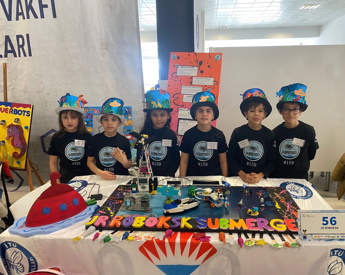 BKkarsiyaka's tweet photo. Okulumuzun ilkokul robotik takımı JR ROBOKSK, FLL Explore “Submerged” sezonunda gerçekleştirdikleri yoğun çalışmaların ardından festival fuar alanında projelerini sergilemek ve yaratıcılıklarını paylaşmak için sahnedeler!
#FLLExplore #SubmergedSeason #BahçeşehirKoleji #STEM https://t.co/ik0bX3bUgp