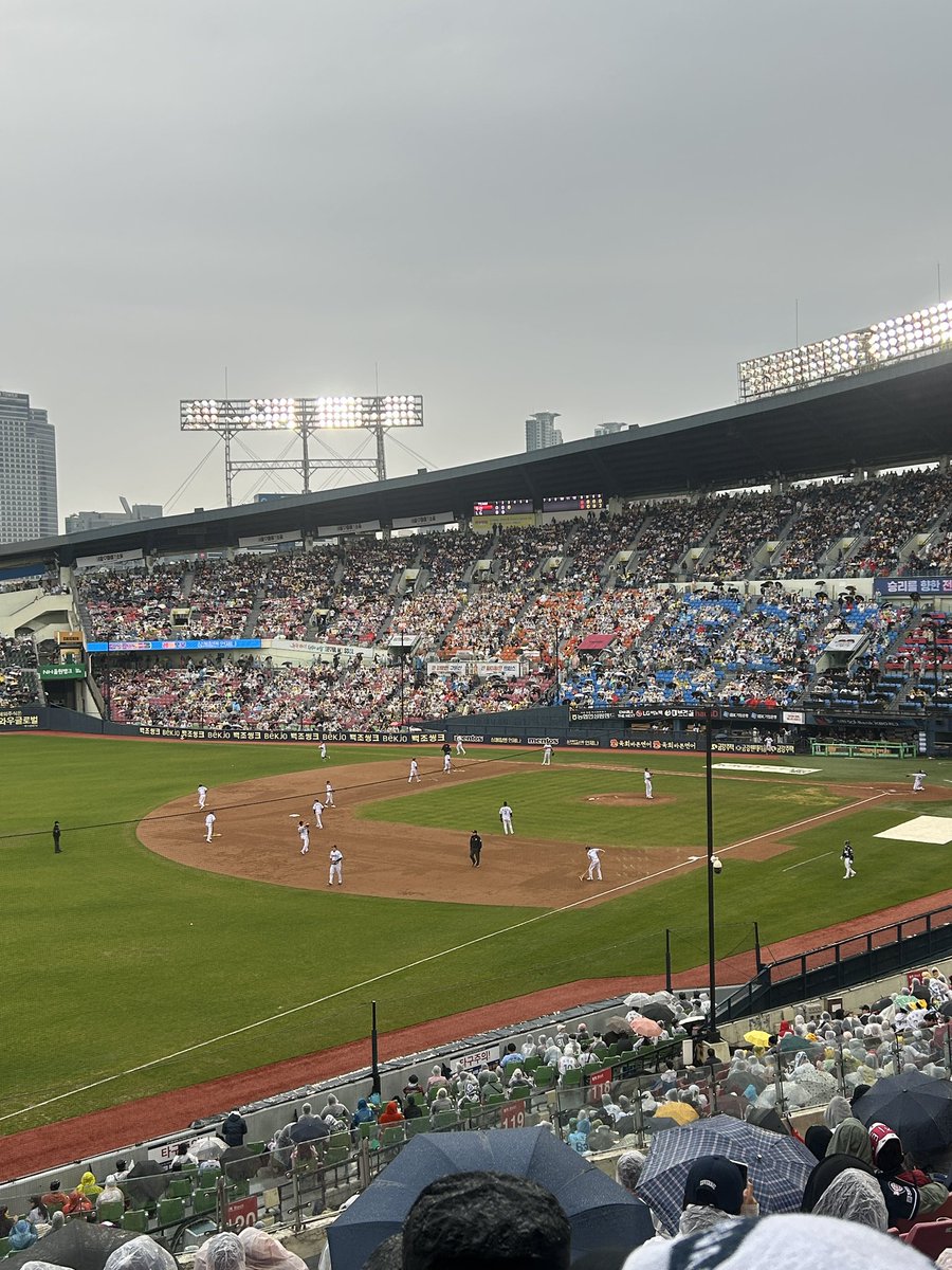 [#백예빈]

무적 LG🐈‍⬛👊🏻⚾️
<a href="/LGTWINS_SEOUL/">LG TWINS</a> 

#백예빈 #Baekyebin