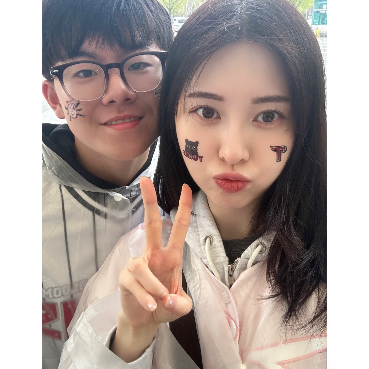 yebin__official's tweet photo. [#백예빈]

무적 LG🐈‍⬛👊🏻⚾️
@LGTWINS_SEOUL 

#백예빈 #Baekyebin https://t.co/fq2oCQfDOq