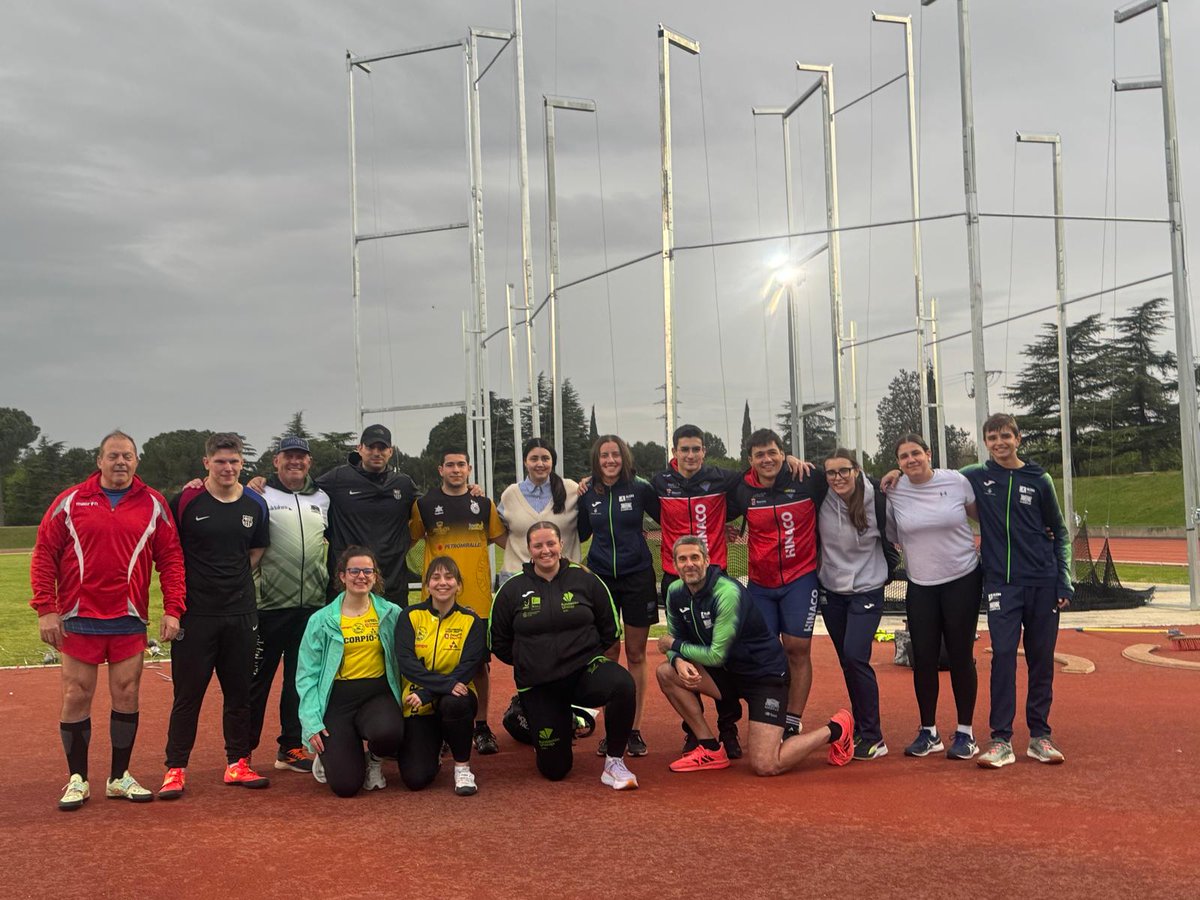 Competir lo es todo, pero no en cualquier condición. En Lleida nos gusta organizar controles de calidad, donde lo importante es el atleta. No a los concursos de más de 12 atletas, no a los horarios de primera hora, no a las pista anexas. Los LANZADORES rinden cuando se les cuida.