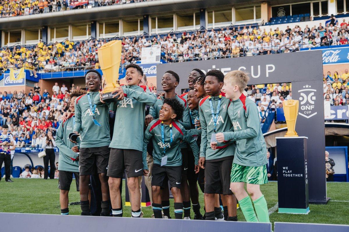 ◼El Liverpool FC se proclama campeón frente a Argentinos Juniors y se lleva para Inglaterra la primera edición de la Gañafote World Cup.

¡Enhorabuena @liverpoolfc!

#huelva #liverpool #worldcup #GañafoteCup #NuevoColombino