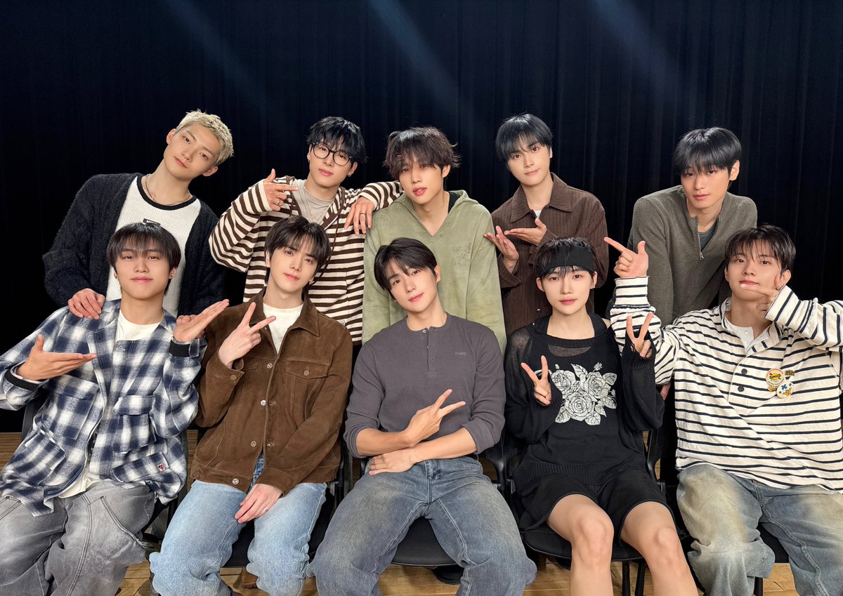 [📸] 더보이즈 The 3rd Album 'Unexpected' 팬사인회 완료🎈 멤버들과 더비의 넘치는 사랑 덕분에 오늘 선우는 제일 행복한 생일을 보낼 수 있었습니다🍰 궂은 날씨에도 함께해 줘서 고마워요🫶🏻 모두 조심히 들어가세요😍

#THEBOYZ #더보이즈
#Unexpected #VVV