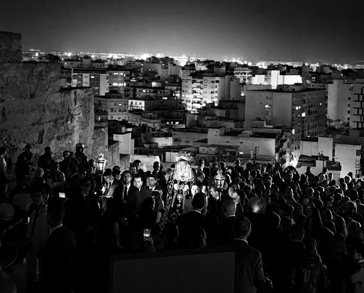💥Puede que no lo sepas, pero el Viernes de Dolores es el día grande del barrio del Santo.

Lo que se vive ahí es impresionante.