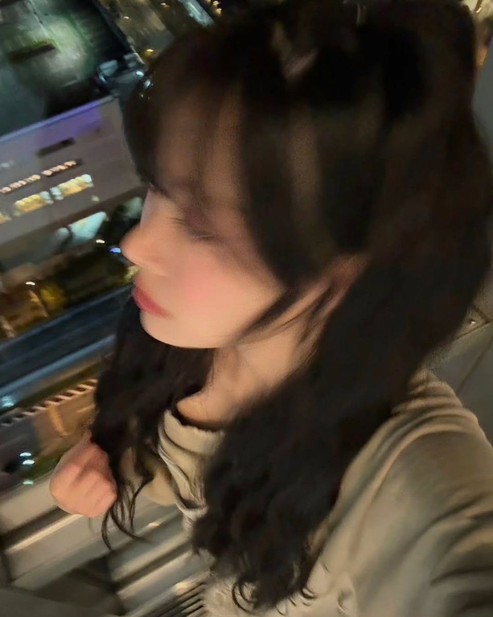 eunchcea's tweet photo. ㅤ
[ 𝗘𝘂𝗻𝗰𝗵𝗮𝗲 ] i will pick you up some stars
ㅤ https://t.co/6N3x3d5Qxn