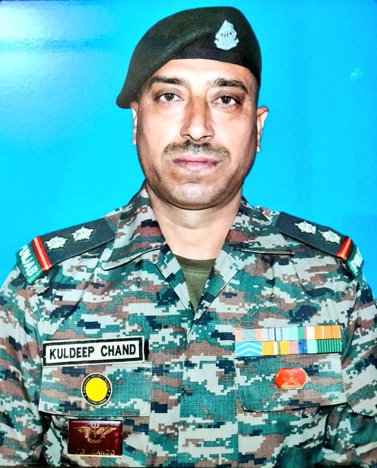 AalamAli789's tweet image. One brave JCO attained Veergati while defending the nation.

Salute to our hero  Shaheed Subedar Kuldeep Chand 🙏 #Akhnoor #LOCAlert #IndianArmy #VeerJawan #JammuKashmir
