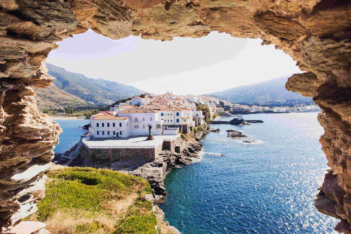 GreekMood's tweet photo. Framed by nature, steeped in history 🏛️ Andros charms with neoclassical beauty, coastal elegance, and a timeless Cycladic soul.
#Andros #Cyclades #GreekIslands #IslandHeritage #AegeanCharm #SeasideVillage #HiddenGreece #TravelGreece #GreekArchitecture https://t.co/8a9kLJ8B0p