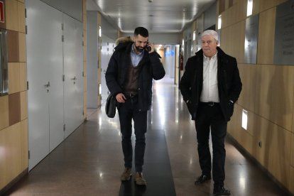 Diari d'Andorra (@diariandorra) on Twitter photo Els empresaris aproven els canvis si no “demonitzen” la inversió forana <a href="/CEA_And/">Confederació Empresarial Andorrana</a>
buff.ly/MNIYrMt Els empresaris aproven els canvis si no “demonitzen” la inversió forana <a href="/CEA_And/">Confederació Empresarial Andorrana</a>
buff.ly/MNIYrMt