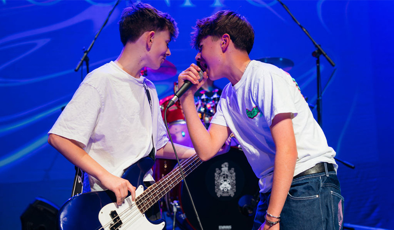 The inaugural Charterhouse Rocks: Battle of the Bands shook a sold-out Ben Travers Theatre as 13 bands delivered electrifying performances of a mix of classics from Guns N’ Roses, Van Halen, Hozier and many more 🎙🥁

Find out more here: ow.ly/AxcK50VwlT7