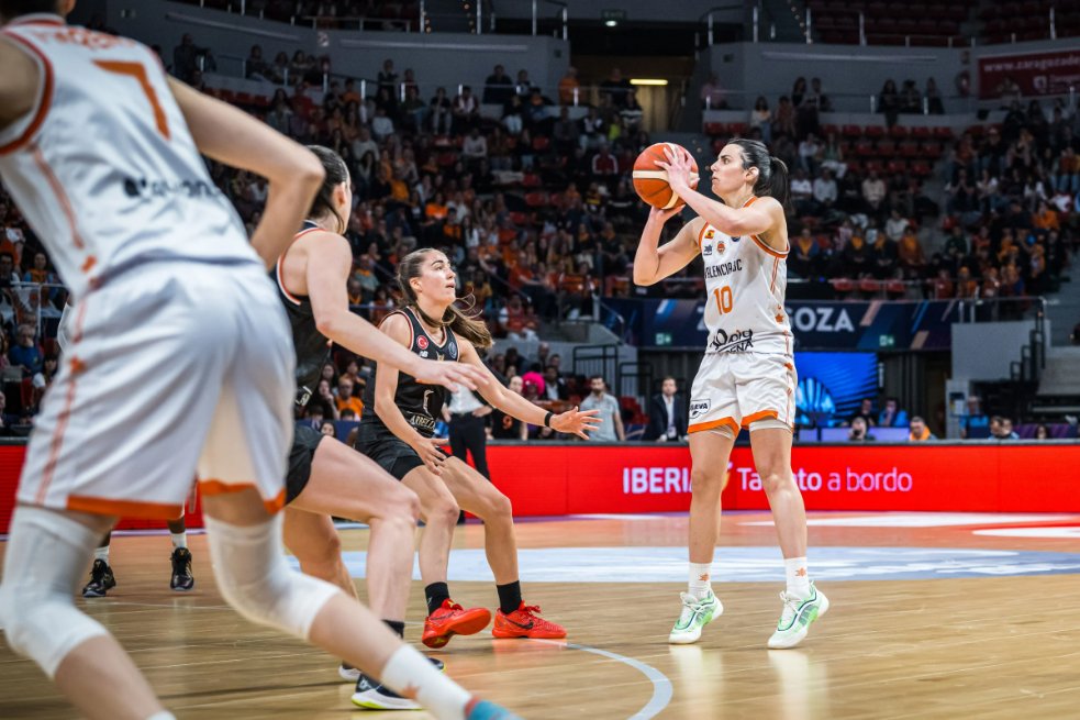 valenciabasket's tweet photo. ¡Ánimo, @LeticiaRomero95! 🧡

Cas 👉 Parte médico Leticia Romero
https://t.co/3sKRiTjPfD

Val 👉 Comunicat mèdic Leticia Romero
https://t.co/1RXtVY40YB

Eng 👉 Medical report Leticia Romero
https://t.co/Vo62vh6A7S https://t.co/fkVUQjq4Ph